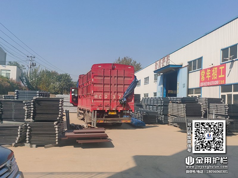 2023年11月1日鋅鋼百葉窗裝車發貨！