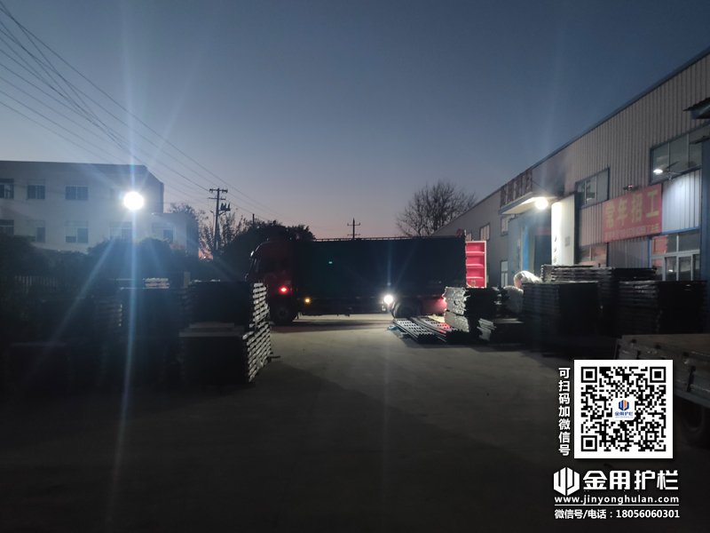 2023年11月24日鋅鋼百葉窗裝車發貨！