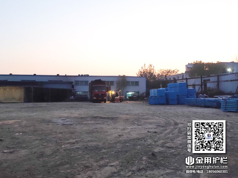 2023年12月4日鋅鋼陽臺護欄裝車發貨! 2023年12月4日鋅鋼陽臺護欄裝車發貨!