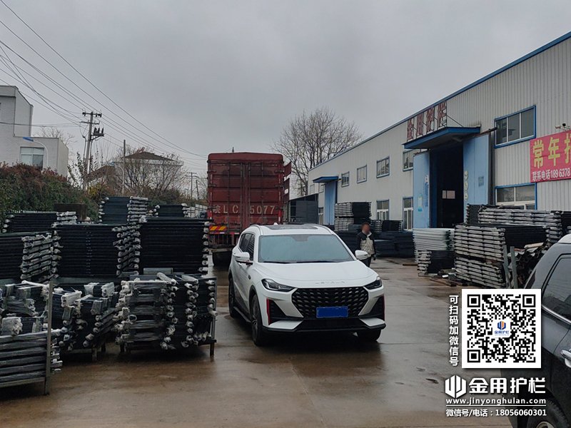 2023年12月14日鋅鋼圍墻護欄裝車發(fā)貨！