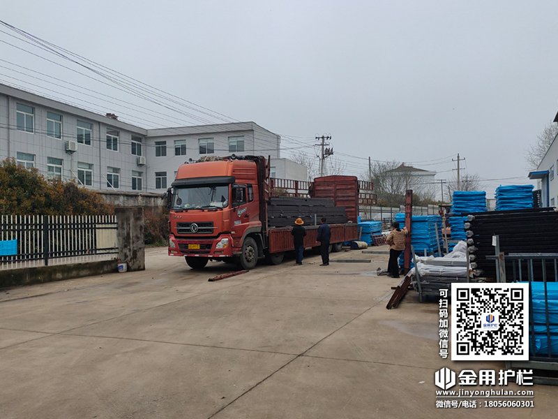 2024年3月30日鋅鋼圍墻護(hù)欄裝車發(fā)貨！