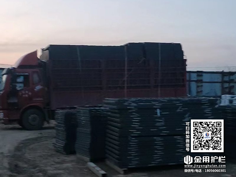 2024年4月8日鋅鋼百葉窗裝車發貨！