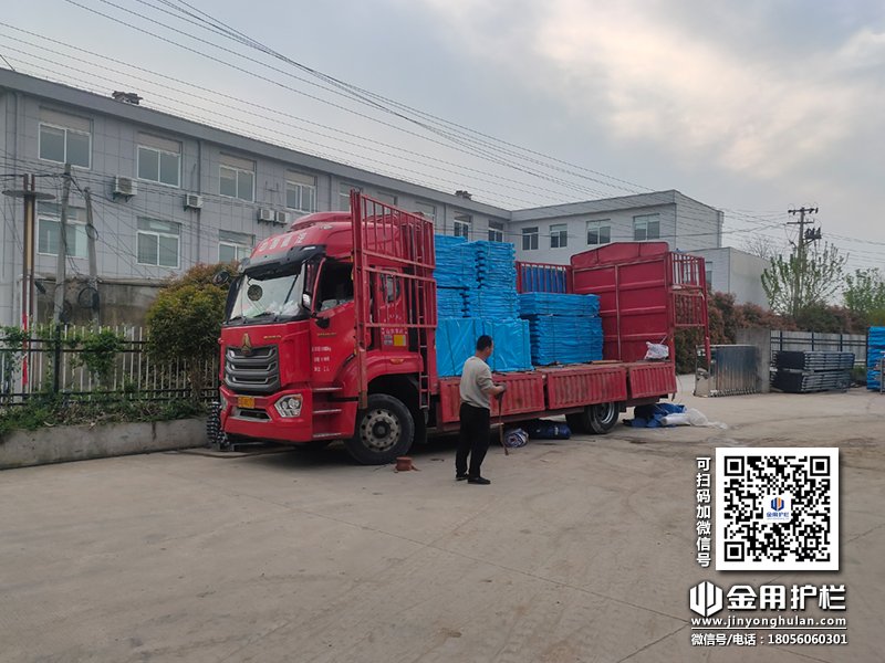 2024年4月9日鋅鋼陽臺護欄裝車發貨！