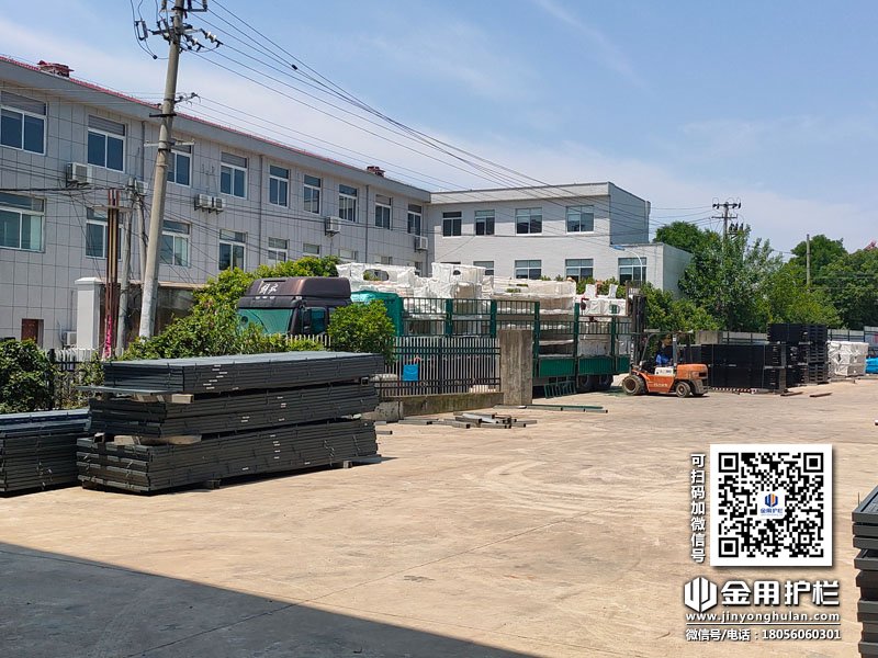 2024年5月28日鋅鋼飄窗欄桿裝車發(fā)貨！