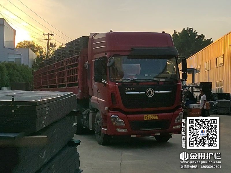 2024年5月29日鋅鋼百葉窗裝車發(fā)貨！