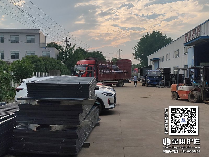 2024年6月1日鋅鋼護窗欄桿裝車發貨！