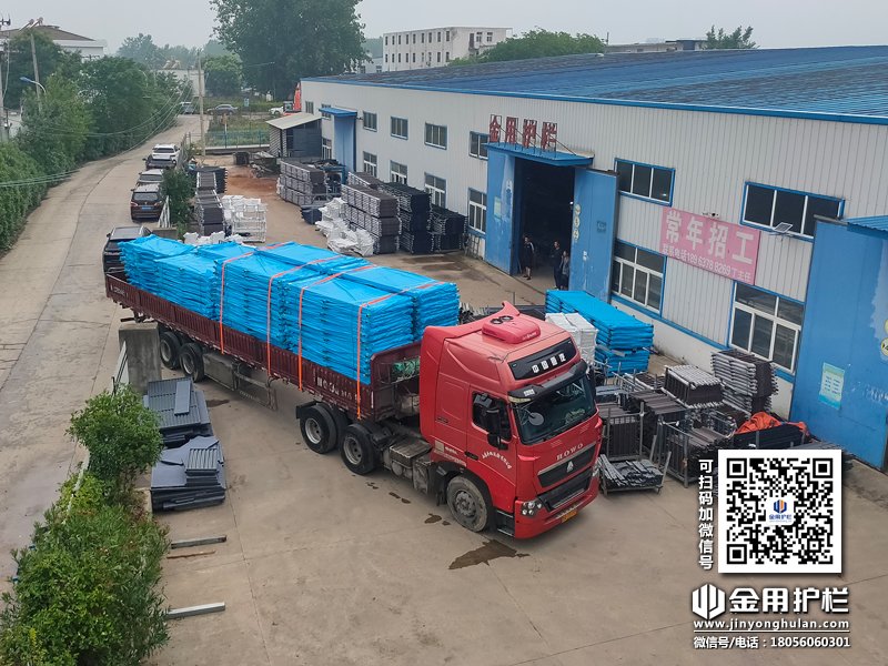 2024年6月21日鋅鋼陽臺(tái)欄桿裝車發(fā)貨！