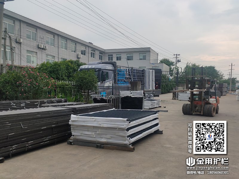 2024年7月10日鋁合金百葉窗裝車發(fā)貨！
