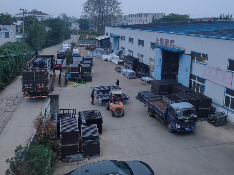 2024年10月17日鋅鋼圍墻護(hù)欄裝車發(fā)貨！