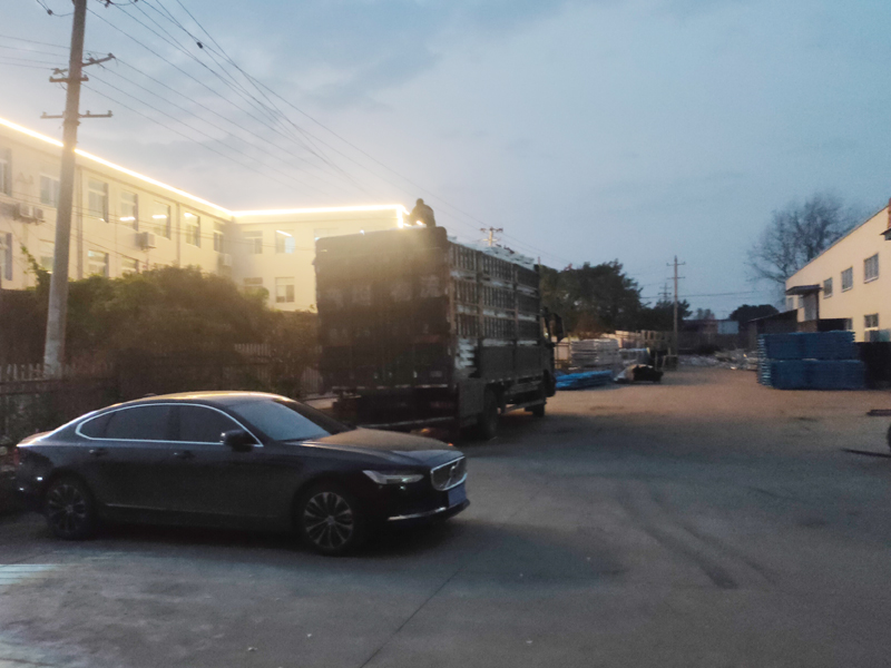 2024年11月16日鋅鋼連廊欄桿裝車發(fā)貨! 2024年11月16日鋅鋼連廊欄桿裝車發(fā)貨!