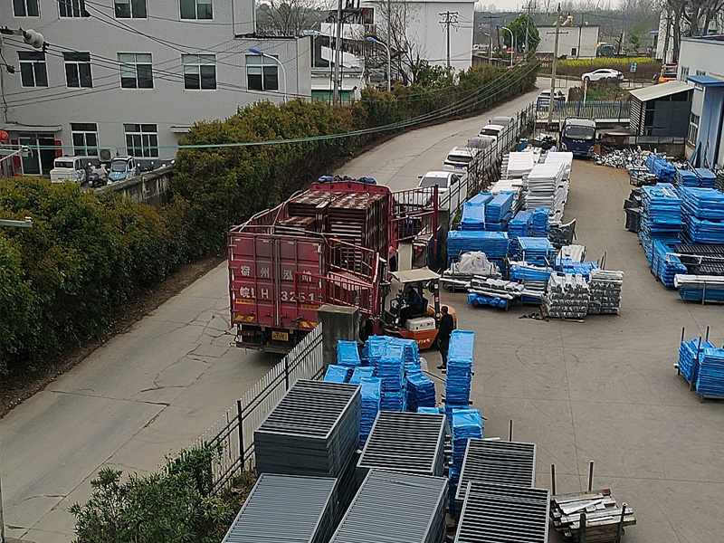 2025年3月28日鋁合金百葉窗裝車發貨! 2025年3月28日鋁合金百葉窗裝車發貨!