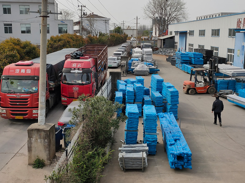 2025年4月1日鋅鋼飄窗護欄裝車發(fā)貨! 2025年4月1日鋅鋼飄窗護欄裝車發(fā)貨!