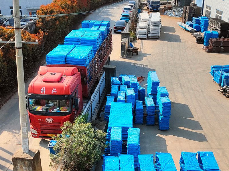 2025年4月7日鋅鋼護窗欄桿裝車發貨！