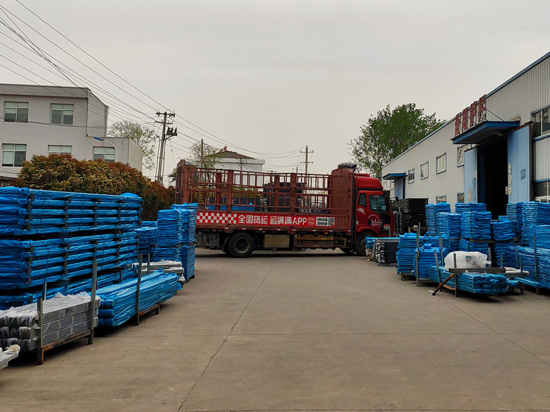 2025年4月12日鋁合金百葉窗裝車發(fā)貨！