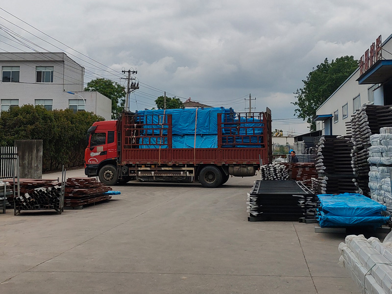 2025年5月13日鋅鋼陽臺護欄裝車發(fā)貨! 2025年5月13日鋅鋼陽臺護欄裝車發(fā)貨!