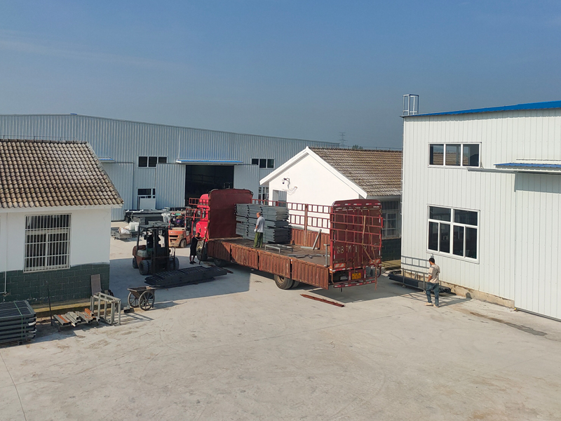 2025年6月24日鋅鋼欄桿裝車發(fā)貨！