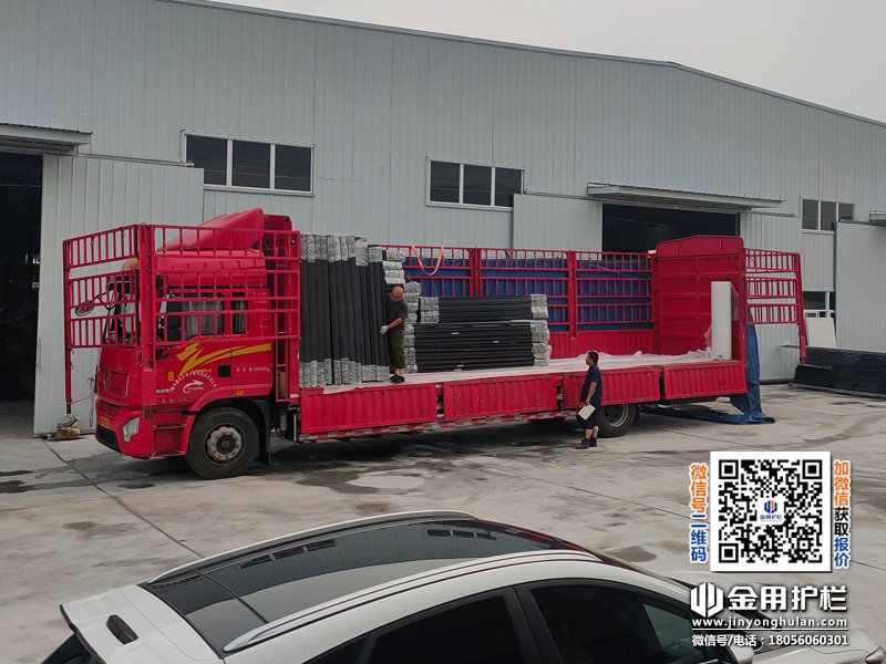 2025年6月26日鋁合金百葉窗裝車發貨! 2025年6月26日鋁合金百葉窗裝車發貨!