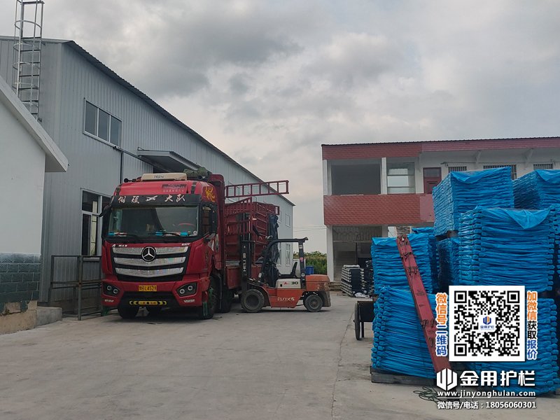 2025年8月7日鋅鋼護窗欄桿裝車發(fā)貨! 2025年8月7日鋅鋼護窗欄桿裝車發(fā)貨!