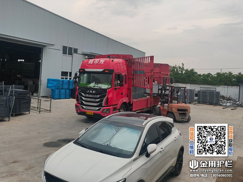 2025年8月8日鋁合金百葉窗裝車發(fā)貨! 2025年8月8日鋁合金百葉窗裝車發(fā)貨!