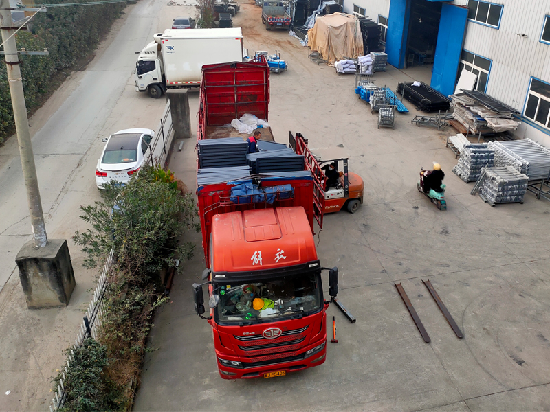 2025年11月8日鋅鋼百葉窗裝車發(fā)貨! 2025年11月8日鋅鋼百葉窗裝車發(fā)貨!