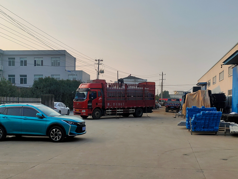 2025年11月14日鋅鋼圍墻護欄裝車發貨! 2025年11月14日鋅鋼圍墻護欄裝車發貨!